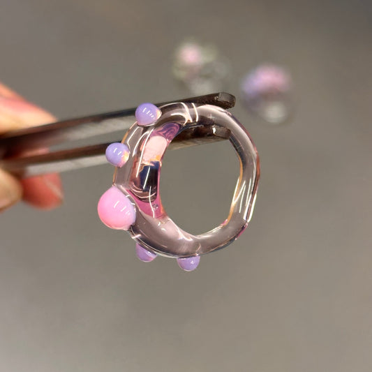 Anillo coronita rosa y morado