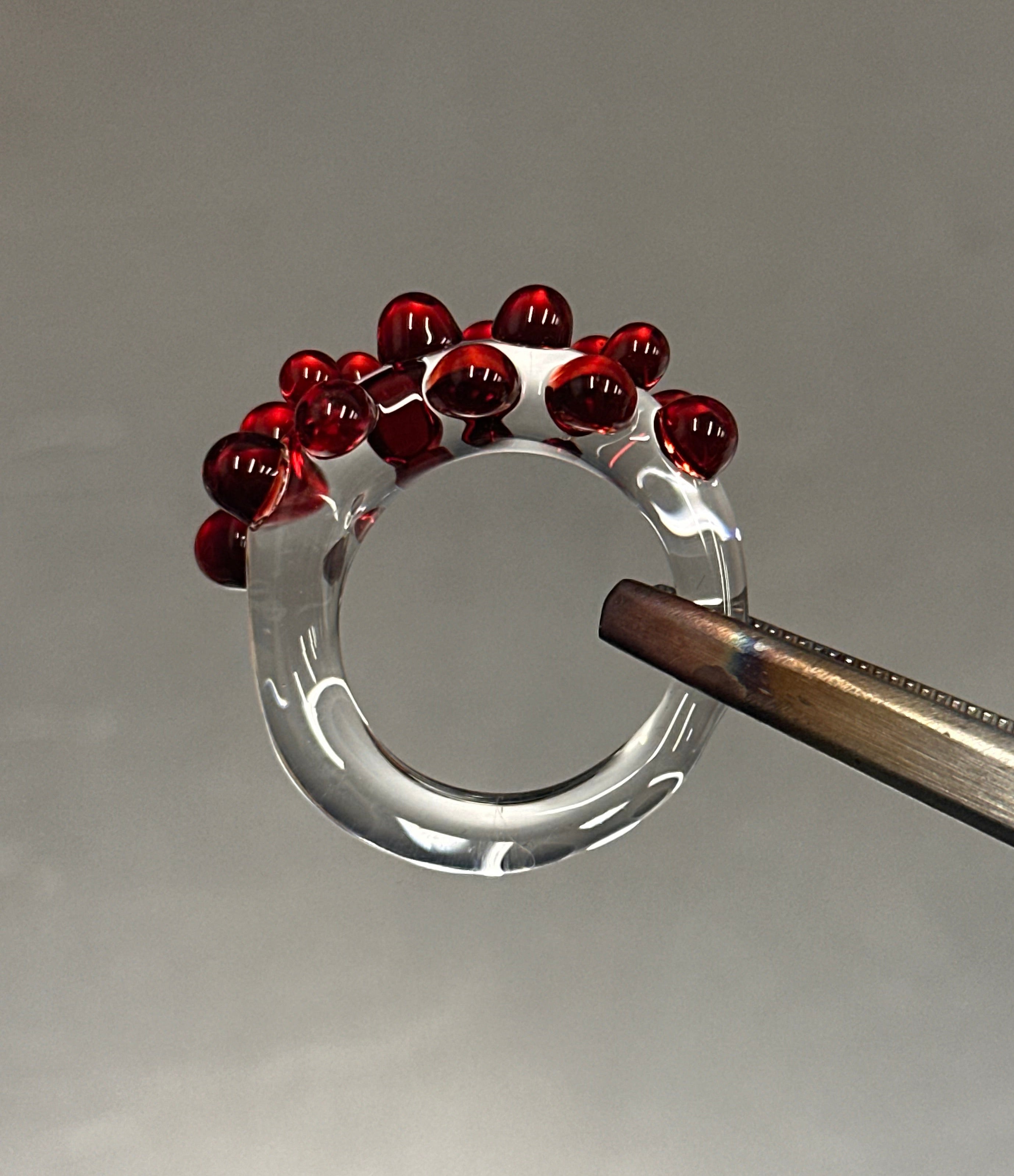 BESTSELLER Anillo bolitas rojas