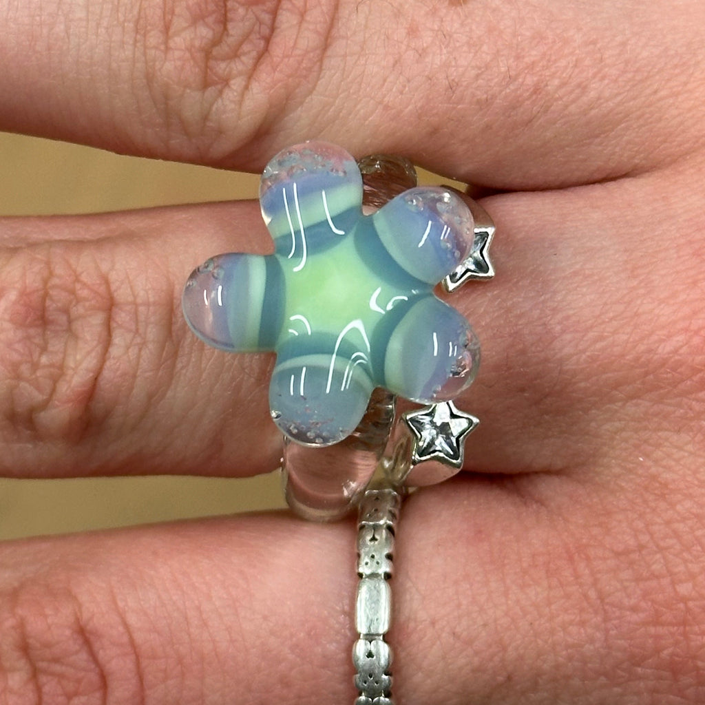Anillo flor hippie
