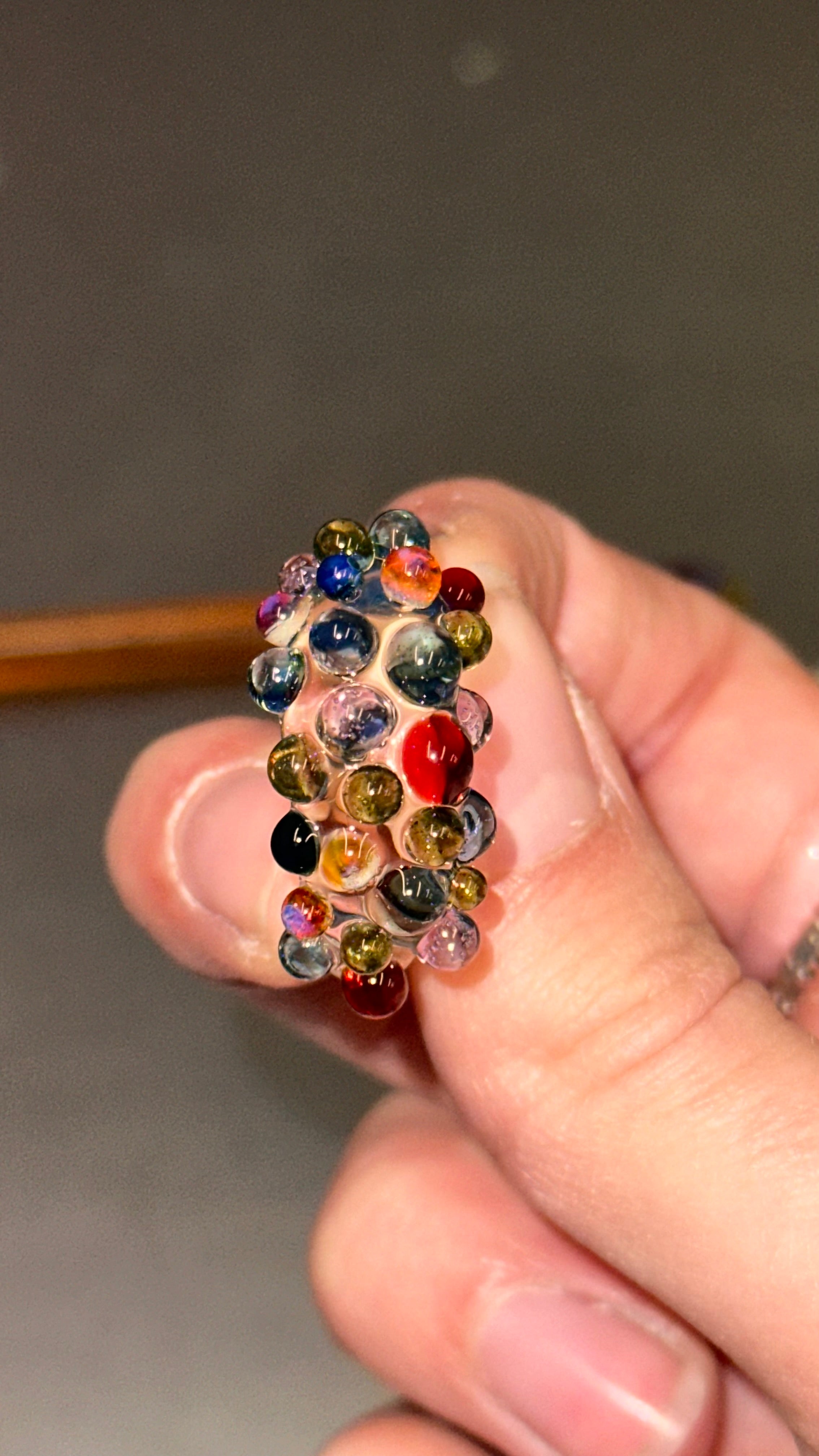 BESTSELLER Anillo bolitas multicolor