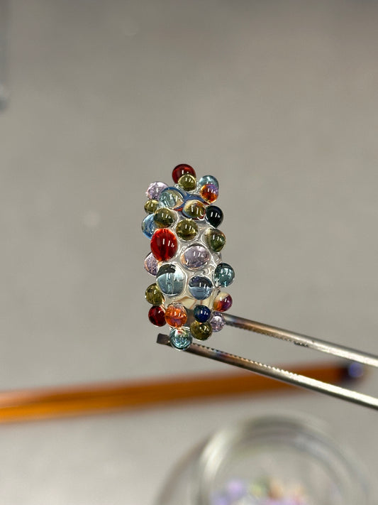 Anillo de vidrio bolitas multicolor