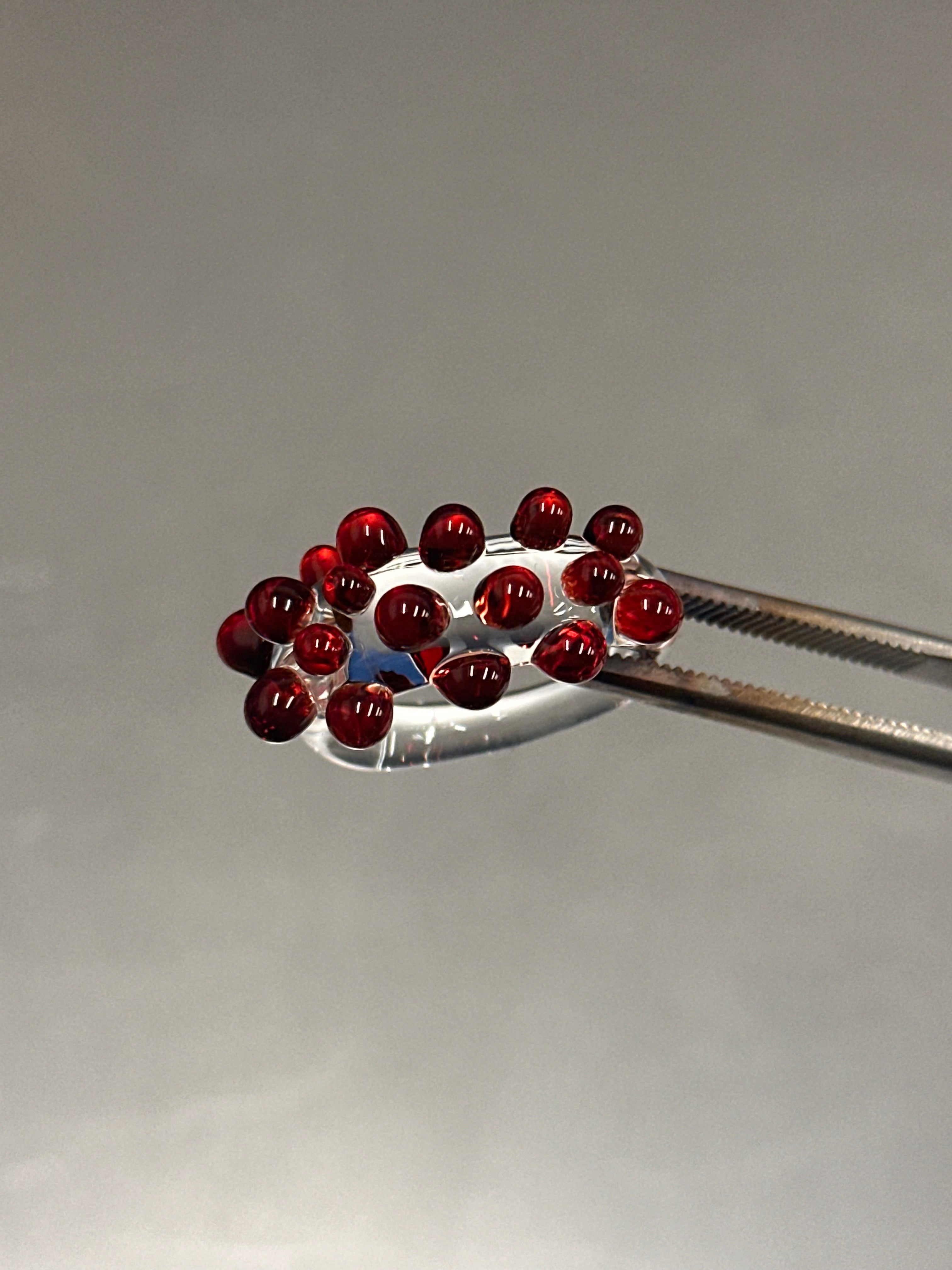 BESTSELLER Anillo bolitas rojas