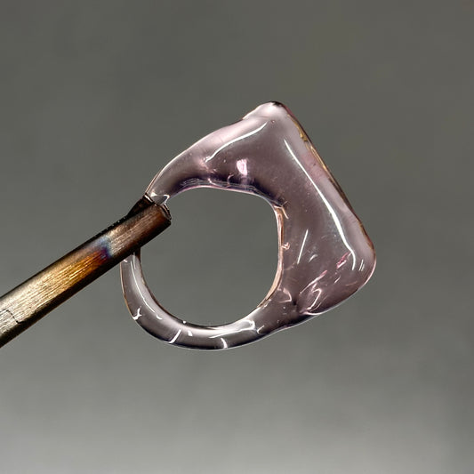 Anillo de vidrio cuadrado rosa